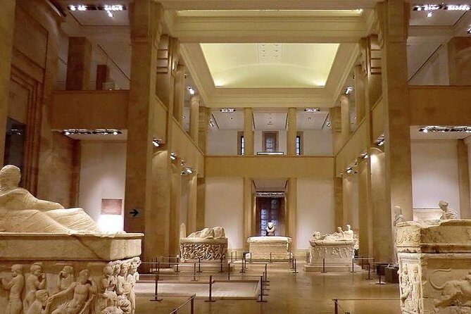 Historical Beirut Tour (AM) Half Day - (4G on Board) - Nejmeh Square and downtown landmarks: modern Beirut in one concentrated stretch